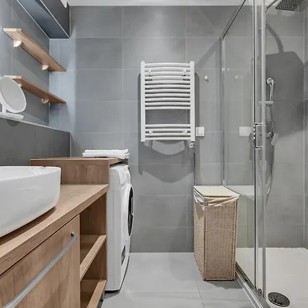 Family Violet , Centar Located شقة