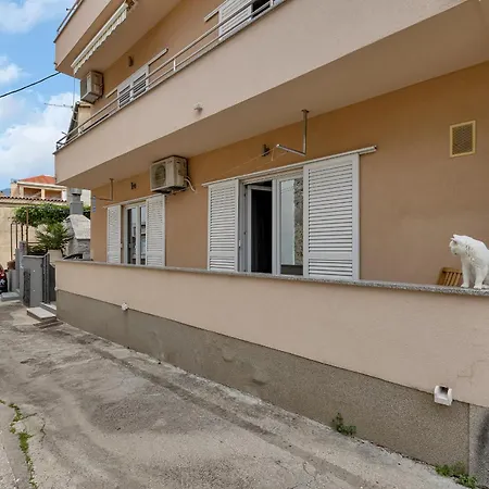 Family Violet , Centar Located * Makarska