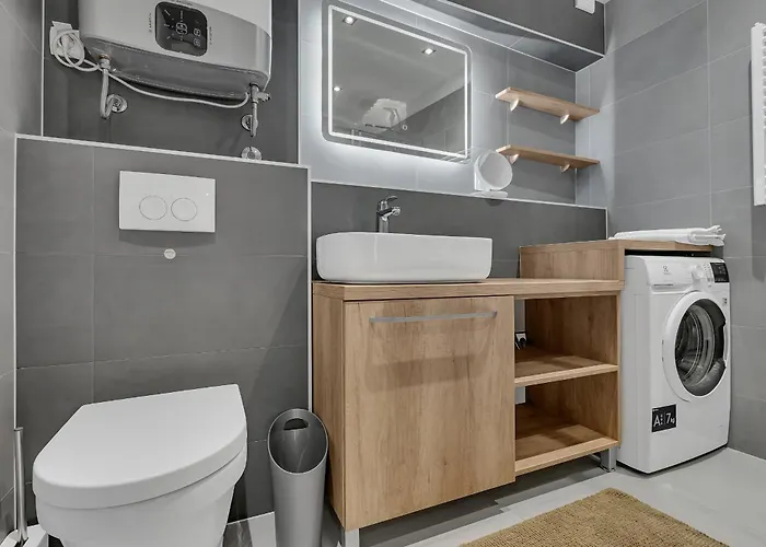 Family Violet , Centar Located * Makarska